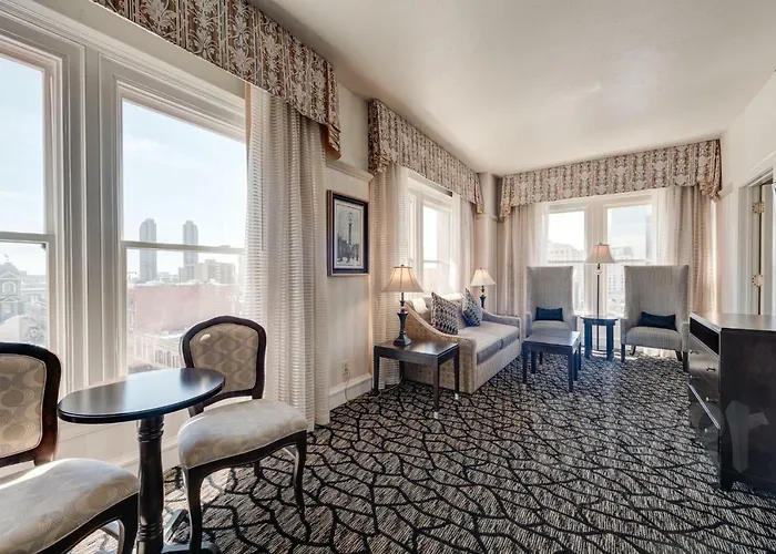One-Bedroom King Suite